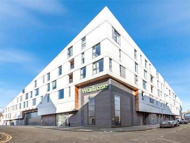 2 bed flat for sale
