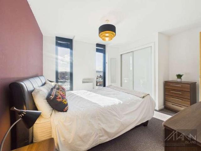 2 bed flat for sale
