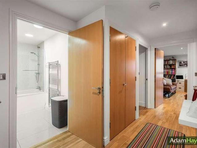 2 bed flat for sale