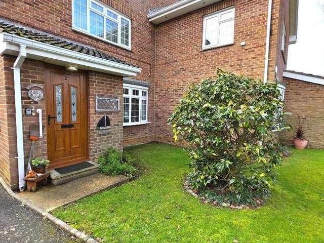 2 bed flat for sale