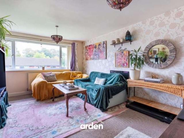 2 bed flat for sale