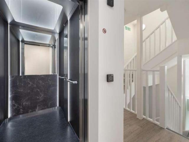 2 bed flat for sale