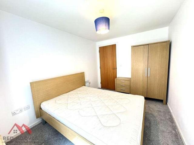 2 bed flat for sale