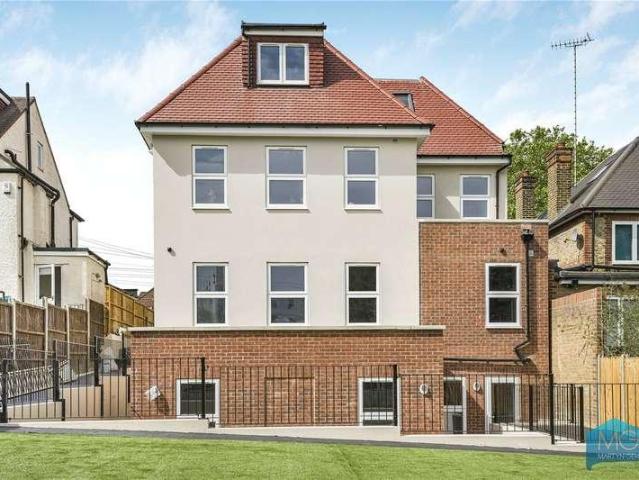 2 bed flat for sale