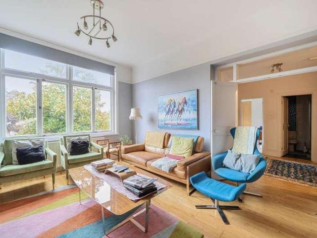 2 bed flat for sale