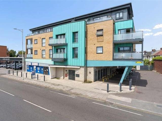 2 bed flat for sale