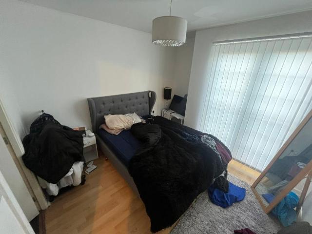 2 bed flat for sale