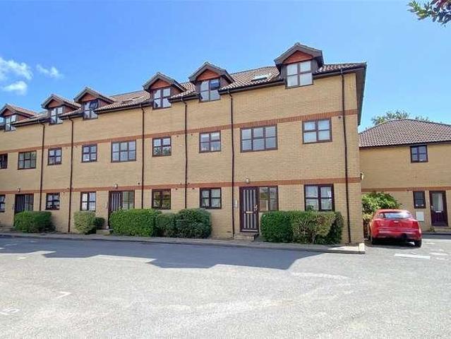 3 bed flat for sale