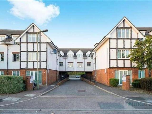 2 bed flat for sale