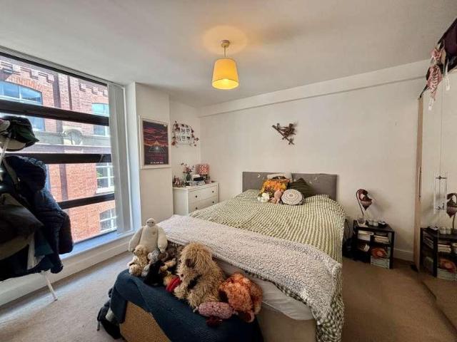 2 bed flat for sale