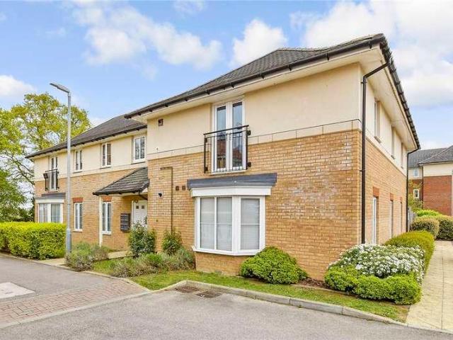 2 bed flat for sale