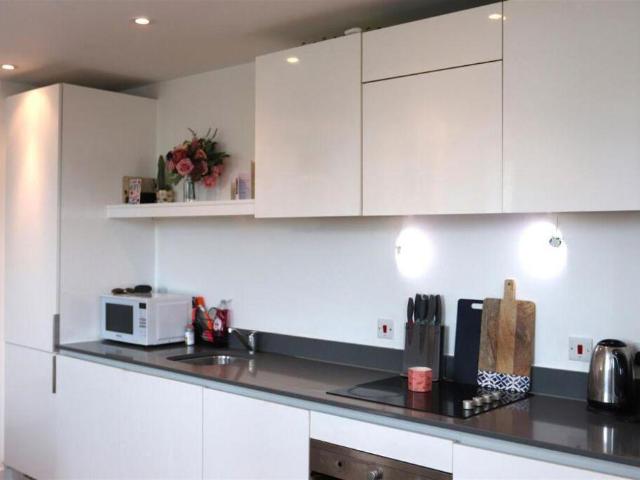 2 bed flat for sale