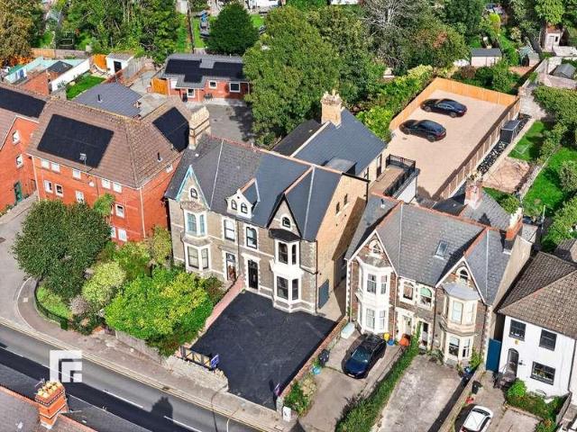 2 bed flat for sale