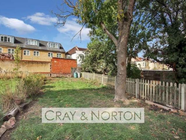 2 bed flat for sale