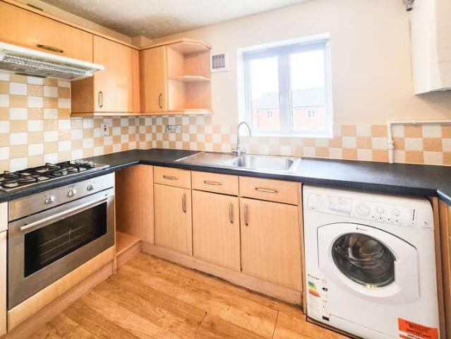 2 bed flat for sale