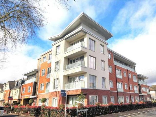 2 bed flat for sale