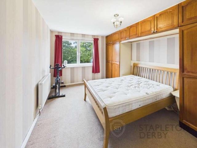 2 bed flat for sale