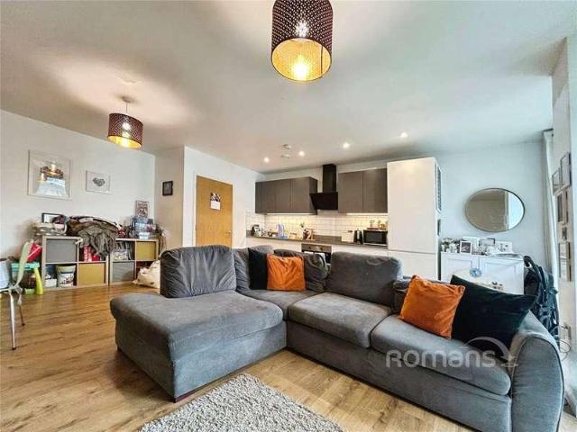 2 bed flat for sale