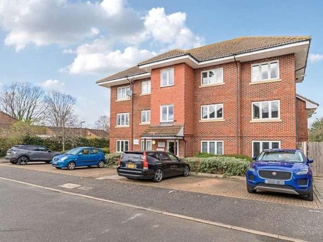 2 bed flat for sale