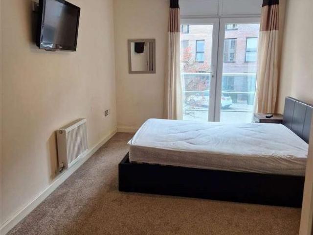 2 bed flat for sale