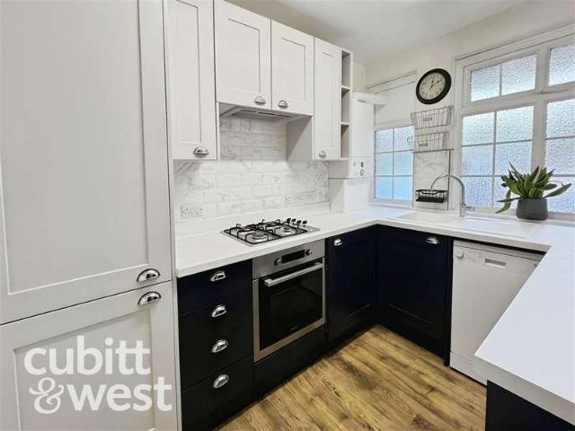 2 bed flat for sale