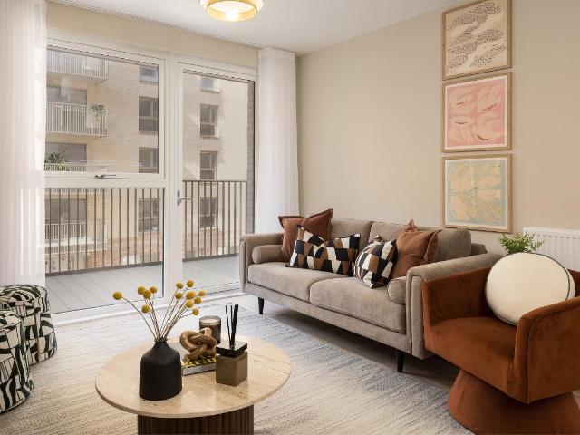 2 bed flat for sale