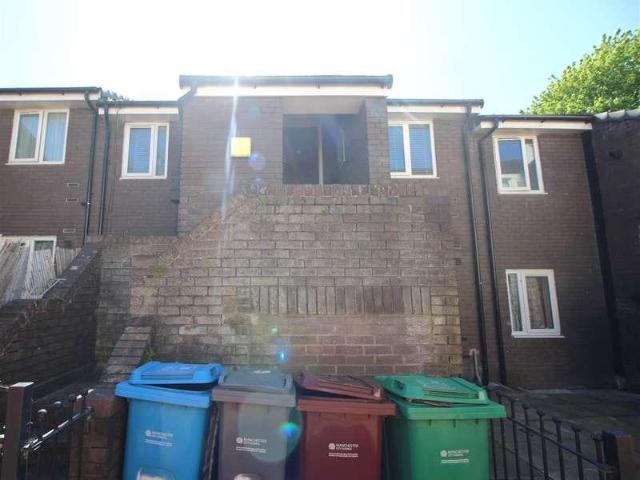 2 bed flat for sale