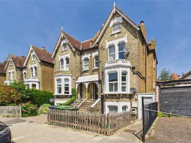 2 bed flat for sale