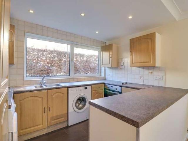 2 bed flat for sale