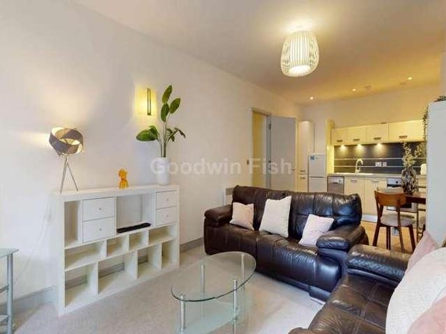 2 bed flat for sale