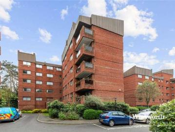 2 bed flat for sale