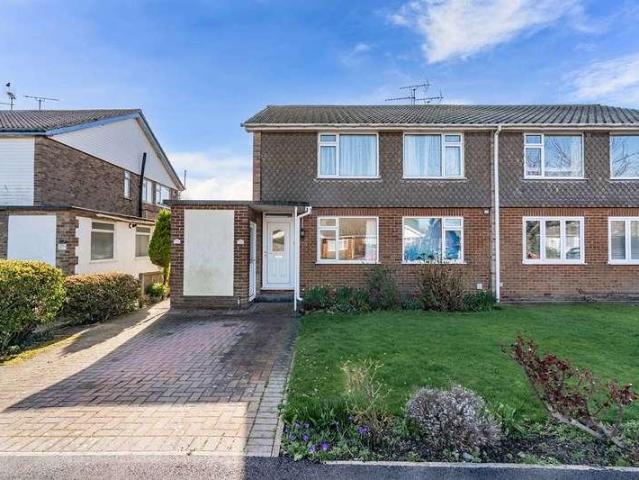 2 bed flat for sale
