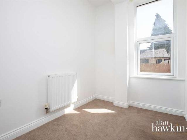 2 bed flat for sale