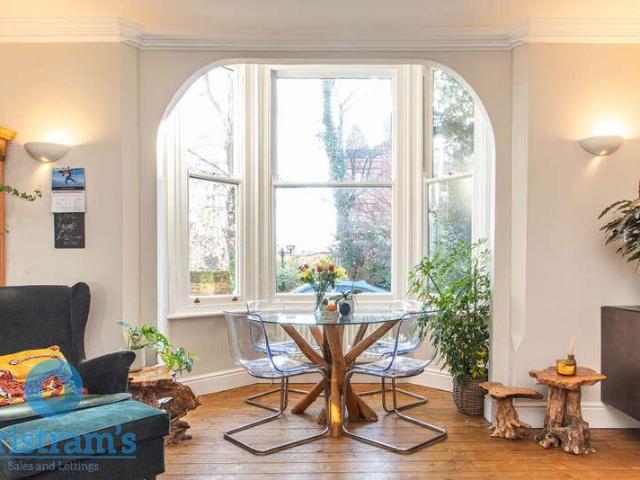 2 bed flat for sale