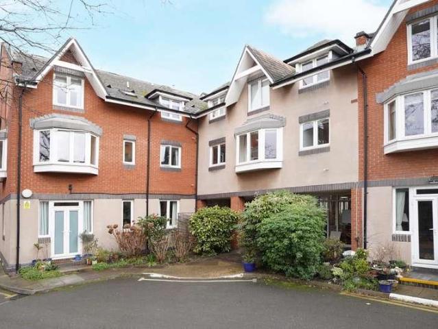 2 bed flat for sale