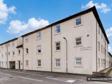 2 bed flat for sale