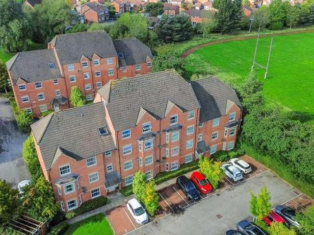 2 bed flat for sale