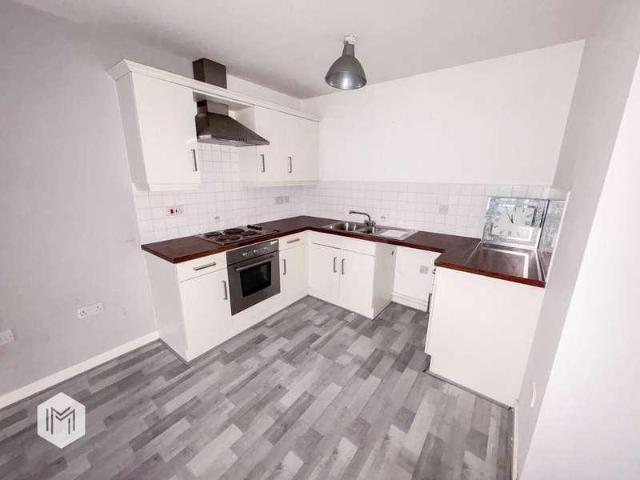 2 bed flat for sale