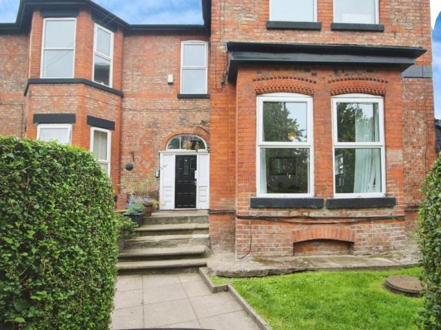 2 bed flat for sale
