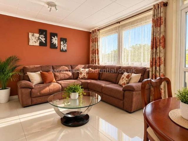 2 bed flat for sale