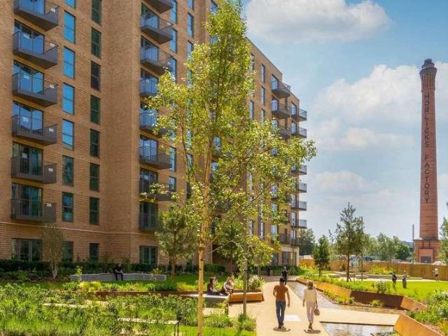 2 bed flat for sale