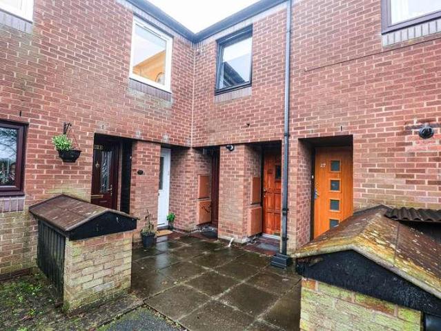 2 bed flat for sale