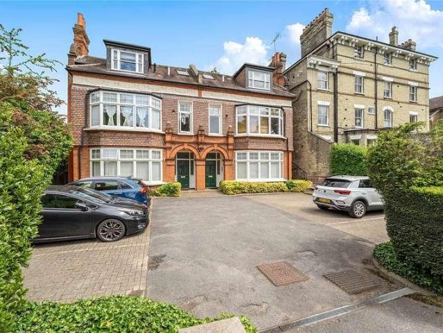 2 bed flat for sale