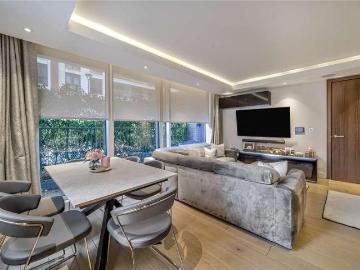 2 bed flat for sale