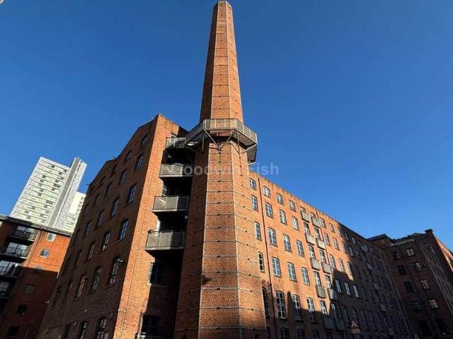 2 bed flat for sale