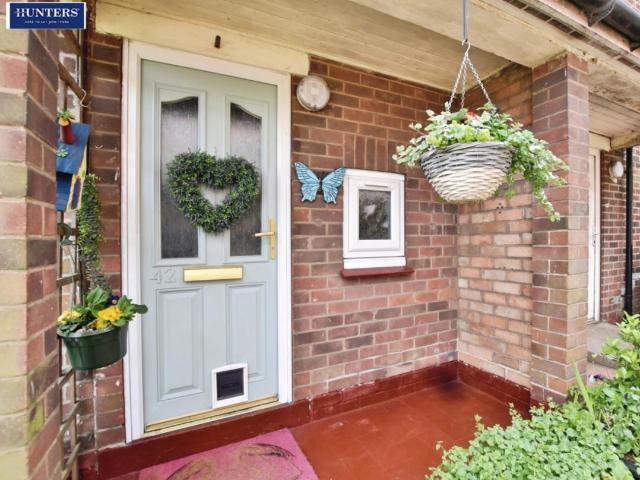 2 bed flat for sale