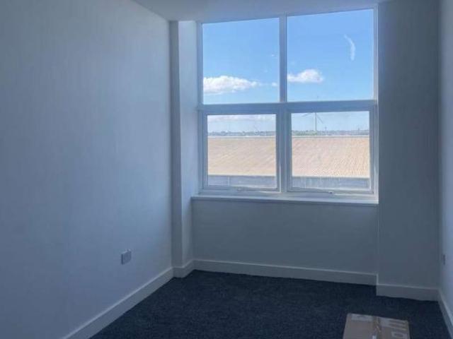 2 bed flat for sale