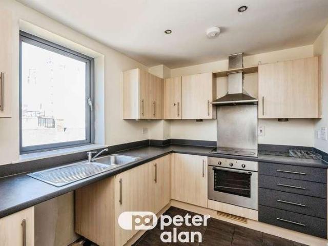 2 bed flat for sale