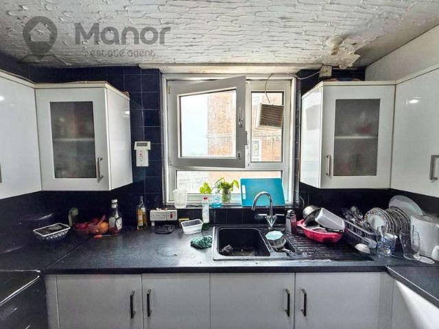 2 bed flat for sale