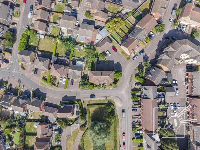 2 bed flat for sale